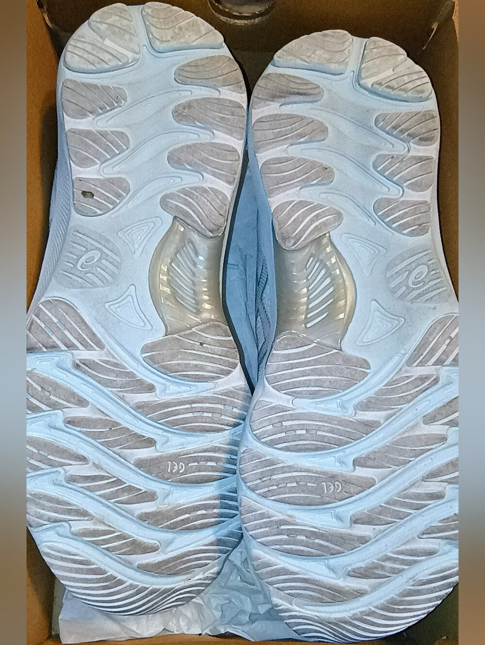 Asics WOMEN'S Gel-Nimbus 23 Women's Sz 9.5 White and Silver Running Shoes - Picture 4 of 7